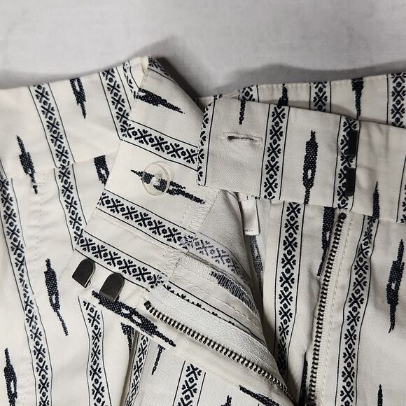 Ann Taylor LOFT Boho Aztec print short - Picture 4 of 10